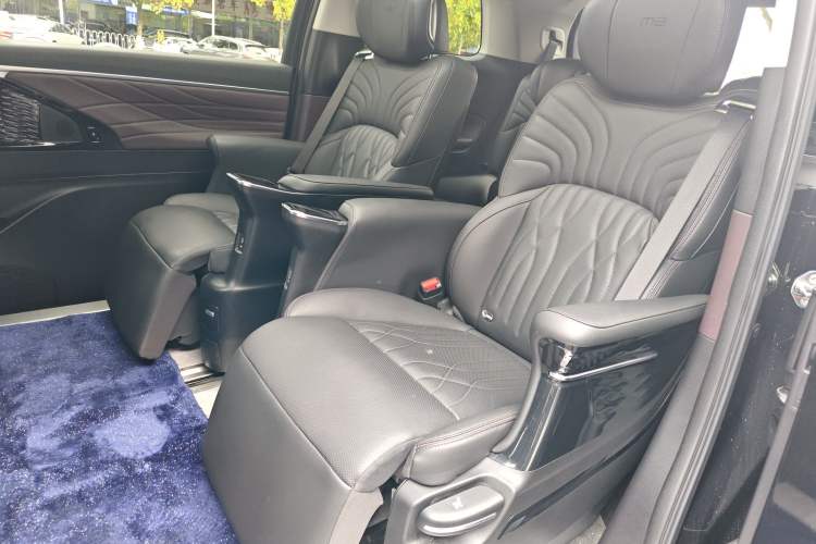 Used GAC Trumpchi M8 2024 Master Series 400T Prestige Edition Left Rear Seat