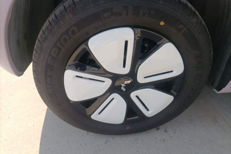 Used Wuling Hongguang MINIEV 2025 Four-Door Version Zhenxiang+ Edition Exterior 5