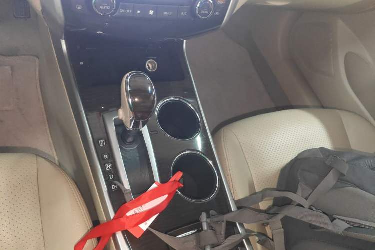 Used Nissan Teana 2013 2.0L XE Fashion Edition Gear Lever