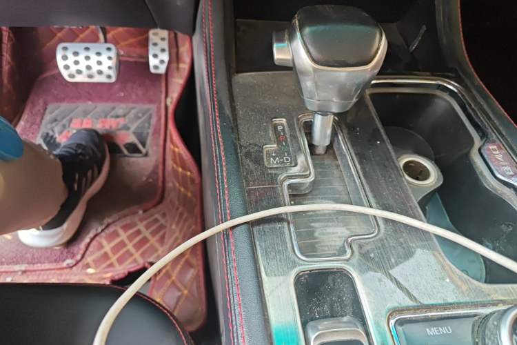 Used BAIC Off-Road BJ40 2018 PLUS 2.3T Automatic Four-Wheel Drive Premium Edition China V Gear Lever