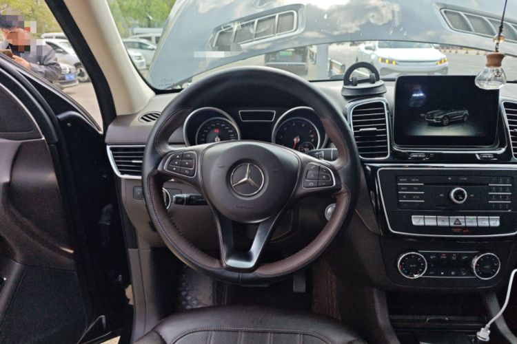 Used Mercedes-Benz GLE 2016 GLE 320 4MATIC Luxury Model Steering Wheel