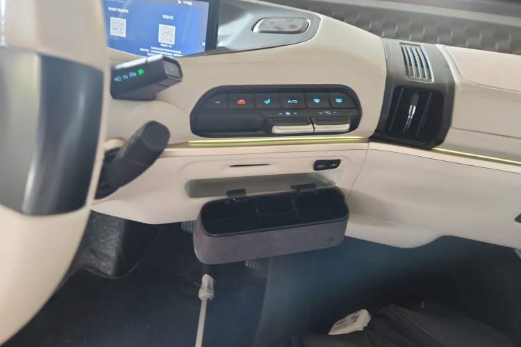 Used Baojun KiWi EV 2021 Artist Model Lithium Iron Phosphate