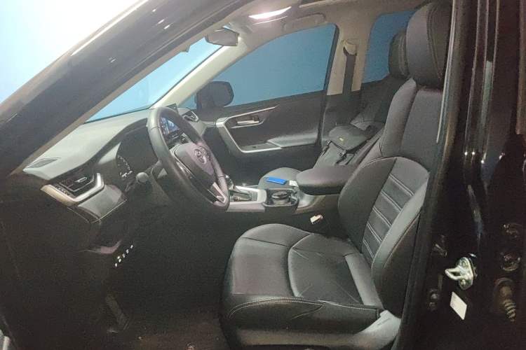 Used Toyota Wildlander 2023 2.0L CVT Two-Wheel Drive Luxury PLUS Edition Left Front Seat