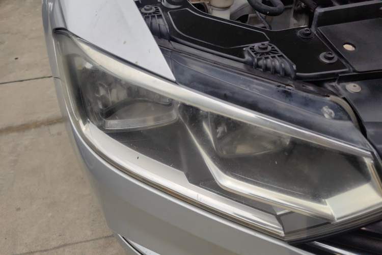 Used Volkswagen Bora 2018 1.5L Manual Fashion Model Right Front Headlight