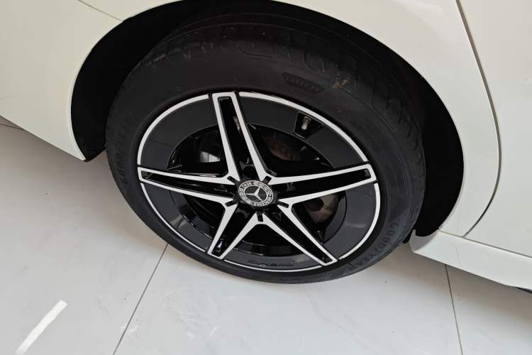 Used Mercedes-Benz C-Class 2024 Second Facelift C 260 L Starry Night Sport Edition
