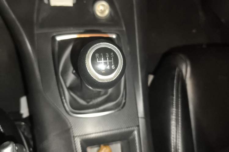 Used Mazda 3 Axela 2014 Sedan 1.5L Manual Comfort Model