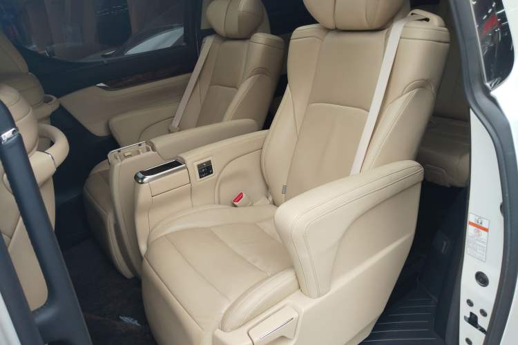 Used Toyota Alphard 2020 Dual-Engine 2.5L Luxury Edition