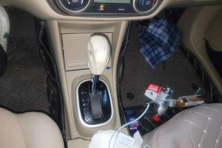 Used Nissan Sylphy 2018 Classic 1.6XE+ CVT Leading Edition Gear Lever