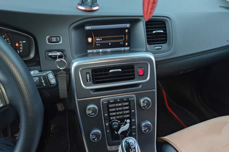 Used Volvo V60 2014 Facelift T5 Zhiyi Edition