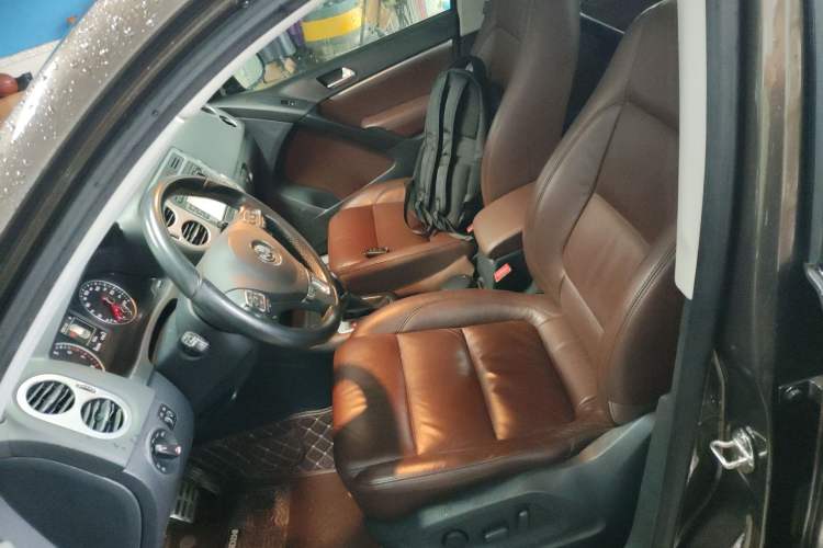 Used Volkswagen Tiguan 2016 300TSI Automatic All-Wheel Drive Luxury Edition Left Front Seat