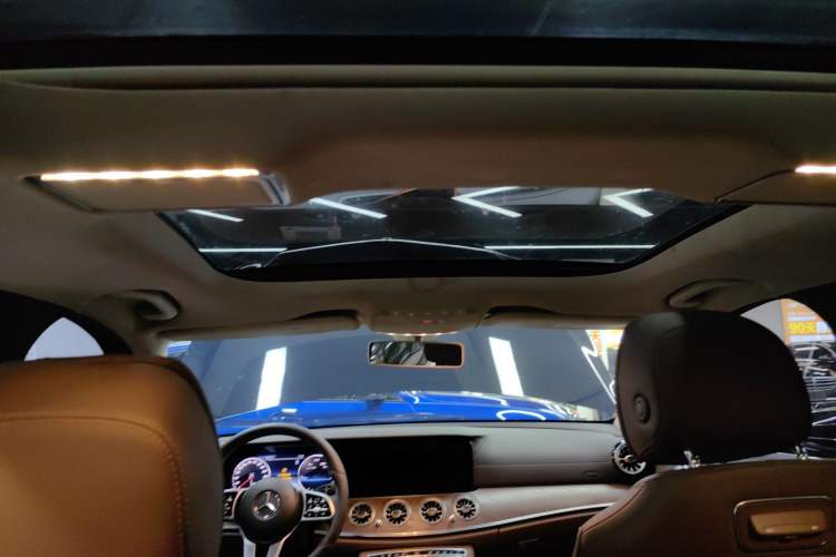 Used Mercedes-Benz E-Class 2019 Facelifted E 300 L Stylish Version Headliner