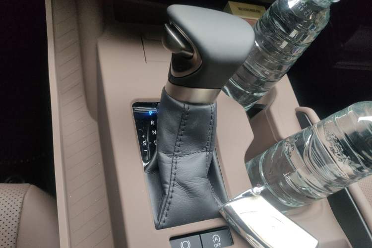 Used Lexus ES 2023 260 Excellence Edition
