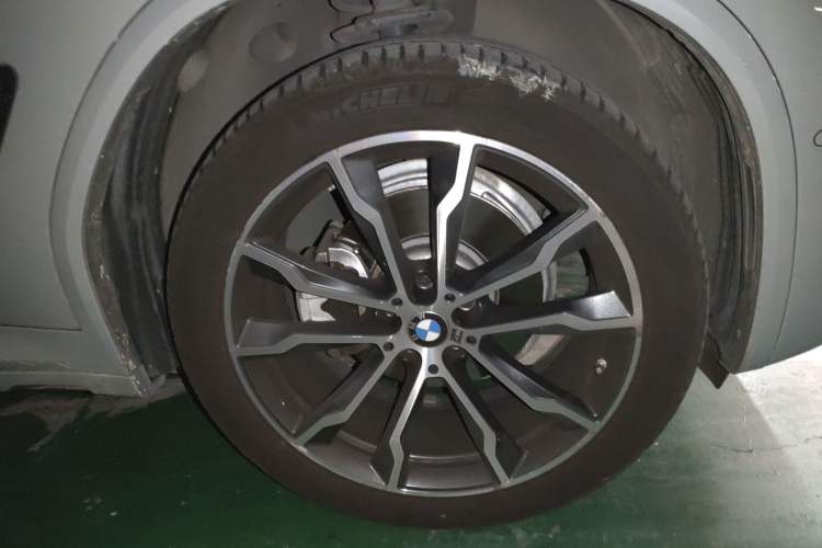 Used BMW X4 2022 xDrive 30i M Sport Package Right Front Wheel Hub