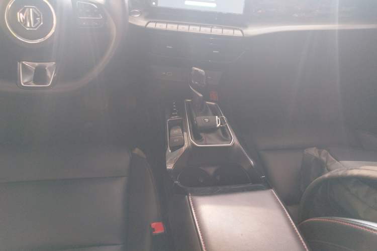 Used MG 5 2022 180 DVVT CVT Youth Luxury Edition
