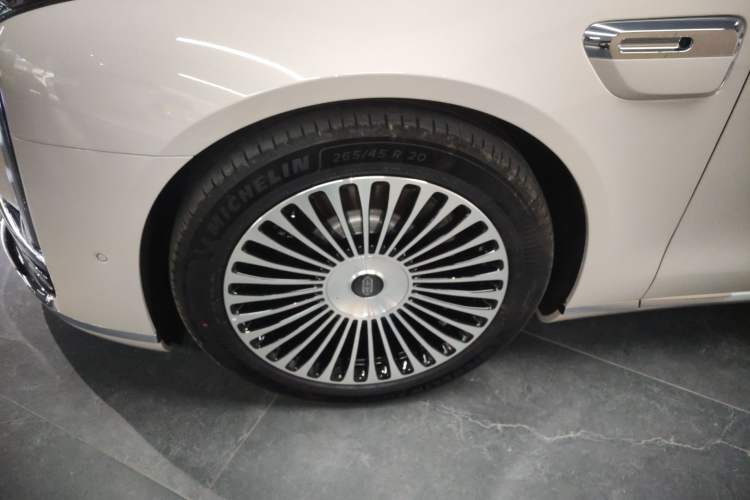 Used Hima S800 2025 Model, Range-Extended Starlight Executive Edition, 4 Seats