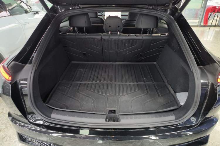 Used ONVO L60 2024 60 kWh Rear-Drive Version Trunk