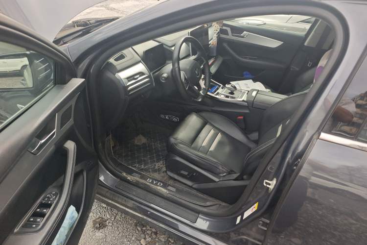 Used BYD Qin Pro New Energy 2019 DM Super Edition 1.5TI Automatic Smart Connect Enjoyment Model China VI Standard Driver Seat