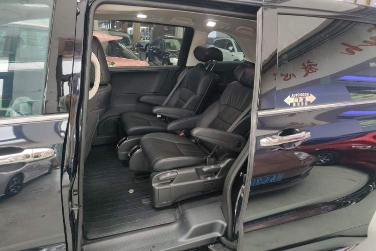 Used Honda Odyssey 2022 2.0L eHEV Sharp Enjoyment Edition Left Rear Seat