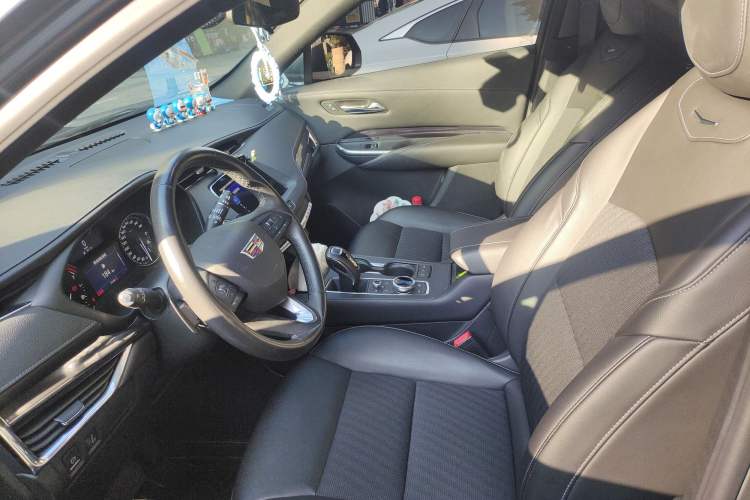 Used Cadillac XT4 2018 28T Two-Wheel Drive Tech Version