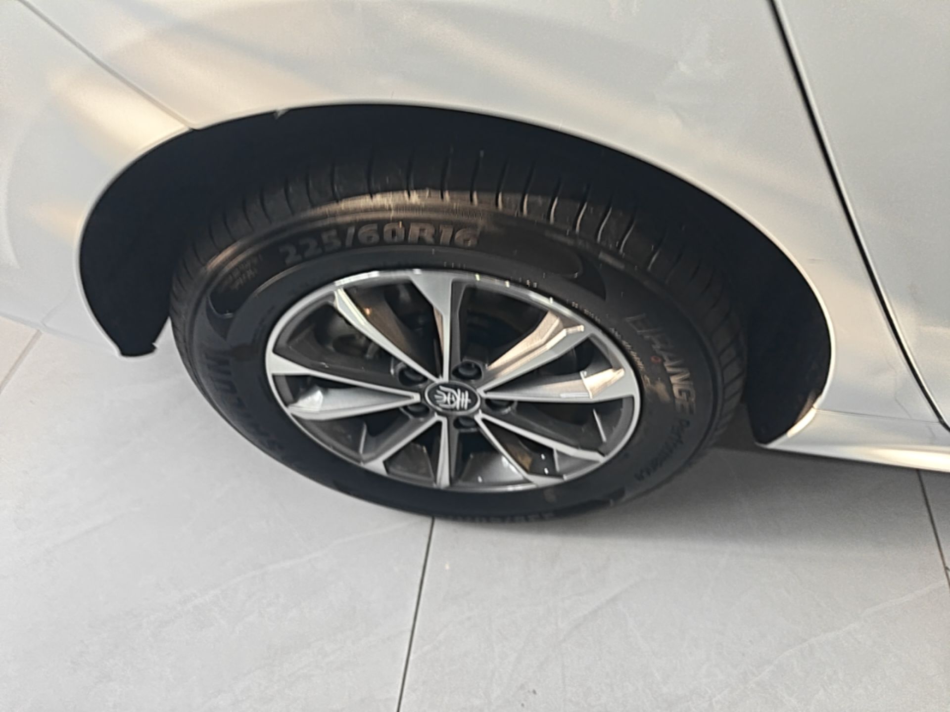 BYD Qin PLUS 2024 HONOR Edition DM-i 55KM Leading Model — снимка 11