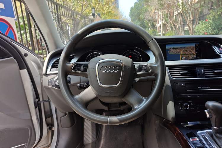 Used Audi A4L 2010 2.0 TFSI Technology Edition