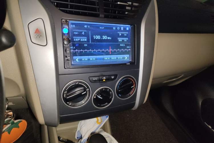 Used Venucia R50 2013 1.6L Automatic Fashion Edition