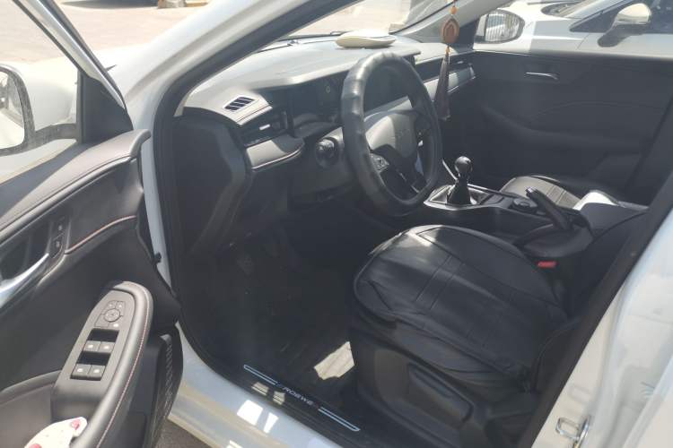 Used Roewe i5 2023 1.5L Manual Comfort Edition
