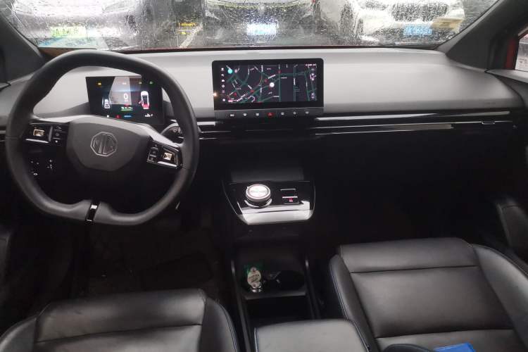 Used MG 4 EV 2022 520 km Luxury Edition Center Console