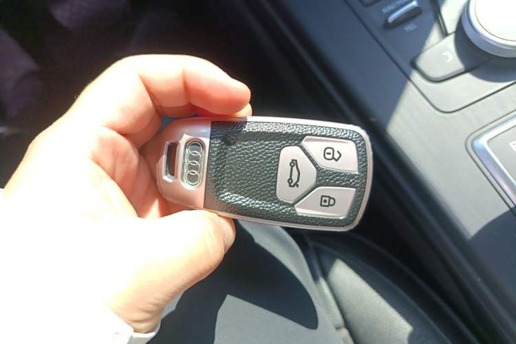 Used Audi A4L 2019 40 TFSI Ambition Version China V