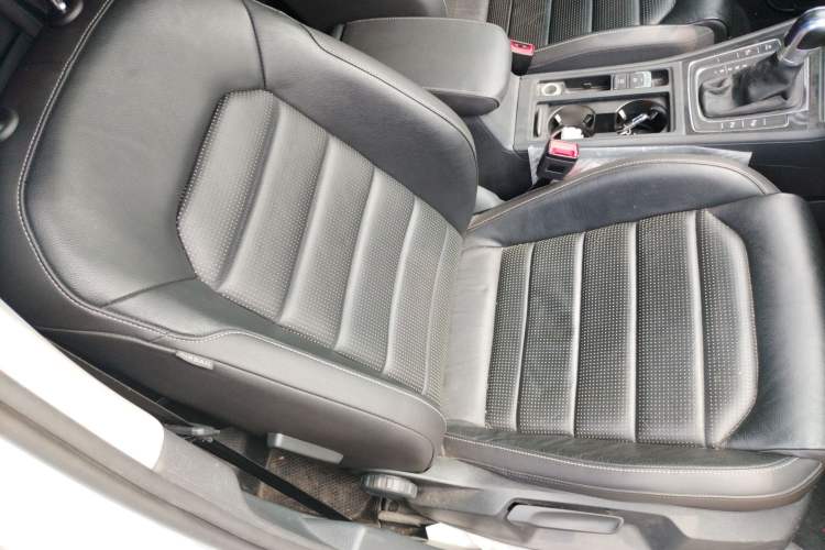 Used Volkswagen Golf New Energy 2018 e-Golf Right Front Seat