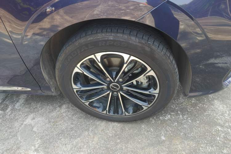 Used Roewe iMAX8 2021 400TGI Supreme Series Prestige Edition
