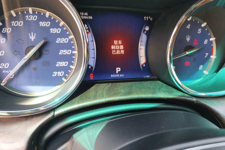 Used Maserati President 2013 3.0T Standard Model Odometer Close Up