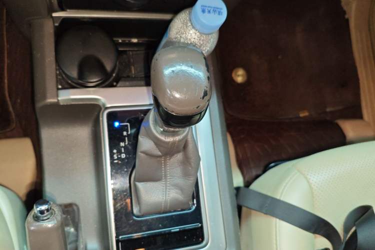 Used Toyota Prado 2017 2.7L Automatic 2700 Gasoline 4x4 7-Seater – Middle East Version Gear Lever