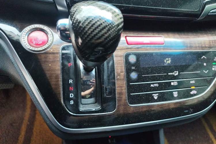 Used Honda Odyssey 2015 Updated Version 2.4L Smart Edition Gear Lever