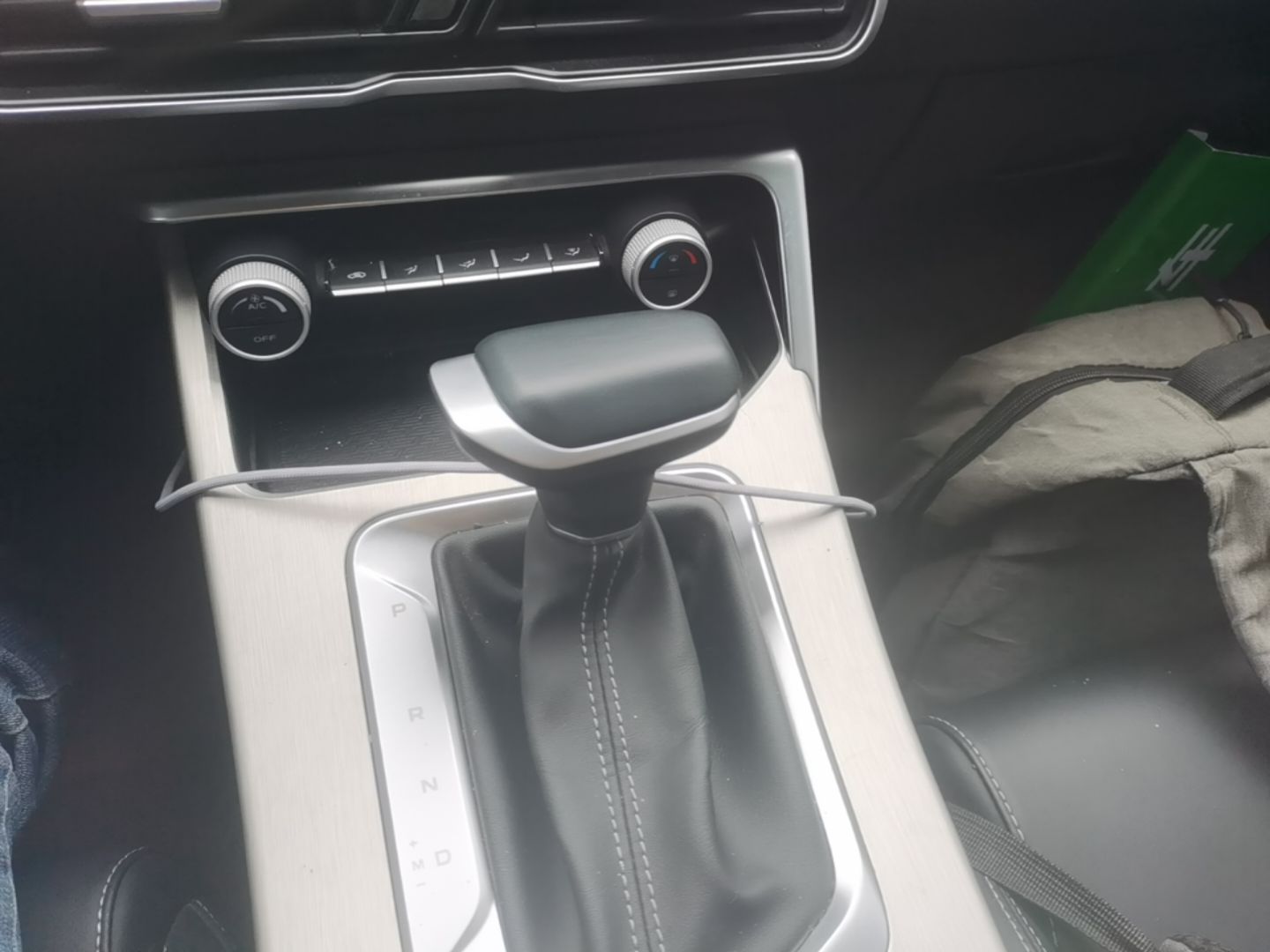 Geely Auto Coolray 2025 1.5L CVT Super Edition — снимка 18