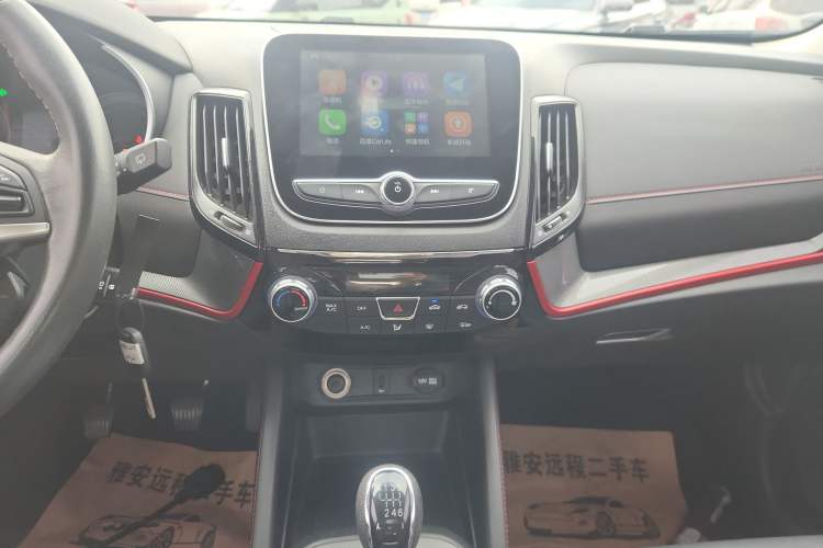 Used CHANGAN CS55 2019 1.5T Manual Colorful Model China VI Standard Audio And AC Panel