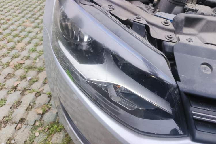 Used Volkswagen Polo 2013 1.4L Automatic Comfort Edition Right Front Headlight