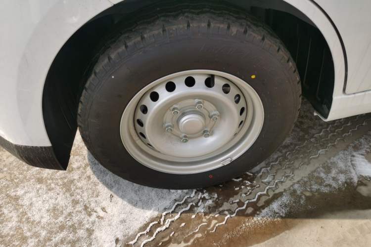 Used Wuling Yangguang 2025 Model 400km Bus Edition—Comfort Edition