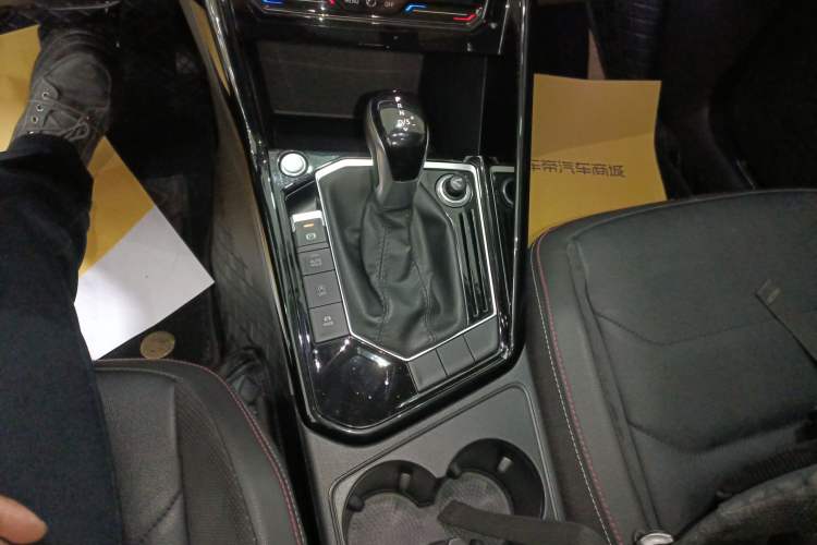 Used Volkswagen Tayron 2020 330TSI Two-Wheel Drive Luxury Smart Connectivity Version