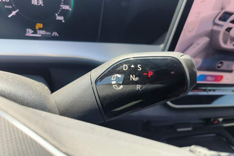 Used Volkswagen Teramont 2025 Tiguan Pro 450TSI Four-Wheel Drive Summit Edition
