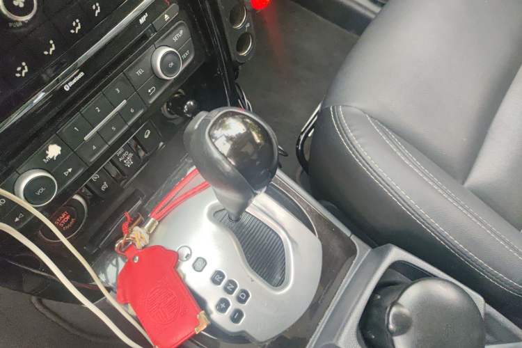 Used Renault Koleos 2014 2.5L 4x4 Comfort Edition Gear Lever