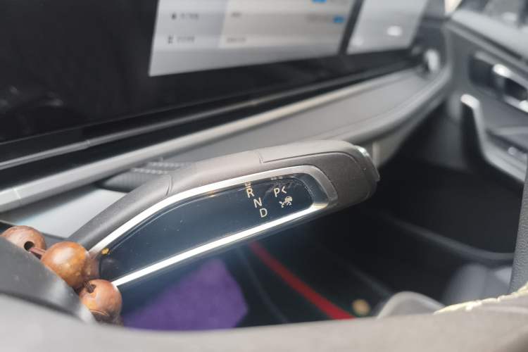 Used SAIC MAXUS G90 2022 2.0T Galaxy Seven-Seater Version
