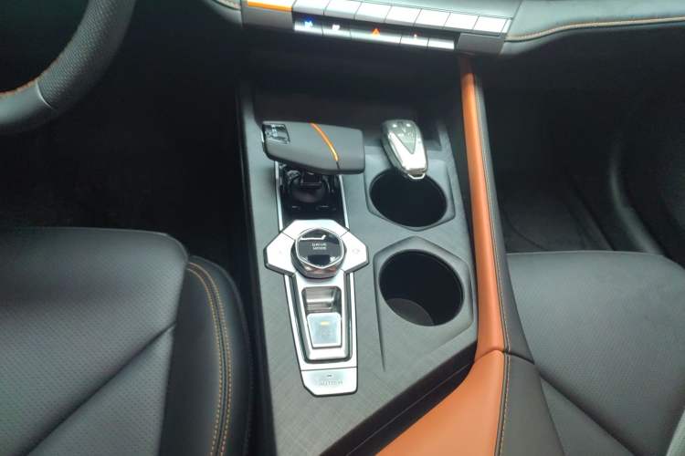 Used CHANGAN UNI-V 2022 1.5T Prestige Version Gear Lever