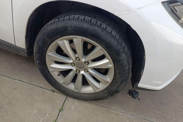 Used Haval H2 2016 Red Label 1.5T Manual Two-Wheel Drive Urban Edition Exterior 4