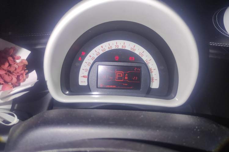 Used smart fortwo 2015 1.0L 52 kW hardtop Dynamic version