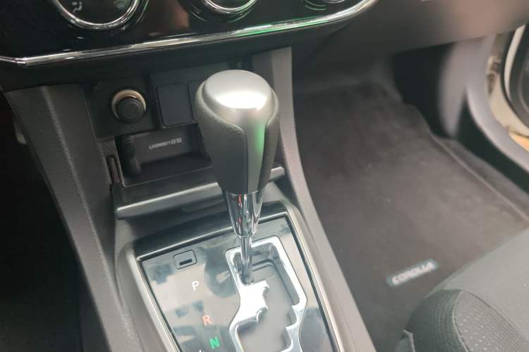 Used Toyota Corolla 2014 1.6L CVT GL Gear Lever