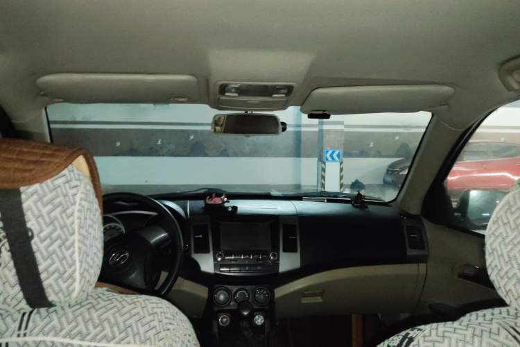 Used Land X8 2012 Explorer Edition 2.0T Diesel 4x2 Luxury Model
