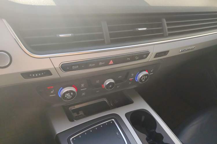 Used Audi Q7 2018 40 TFSI Comfort Model