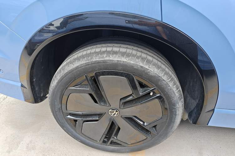 Used Volkswagen Tiguan L 2024 PRO 380TSI Four-Wheel Drive R-Line Prestige Edition Right Rear Wheel Hub