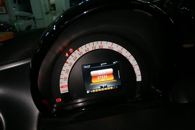 Used smart fortwo 2016 0.9T 66kW Hardtop Pioneer Edition
